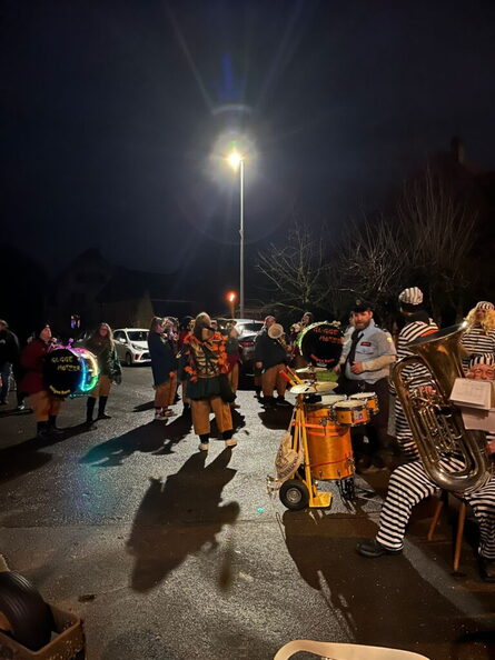 cd9e9a46-b3b3-432e-b504-b28ca352b30c-768x1024