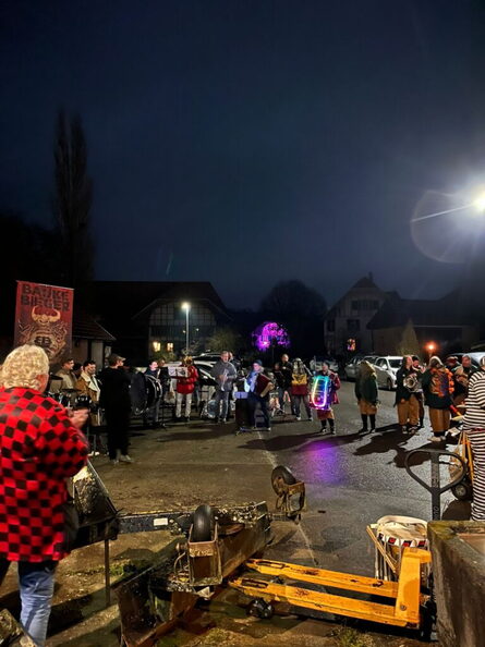 2bf4f904-e2b1-4c45-8957-19ef929c0b30-768x1024